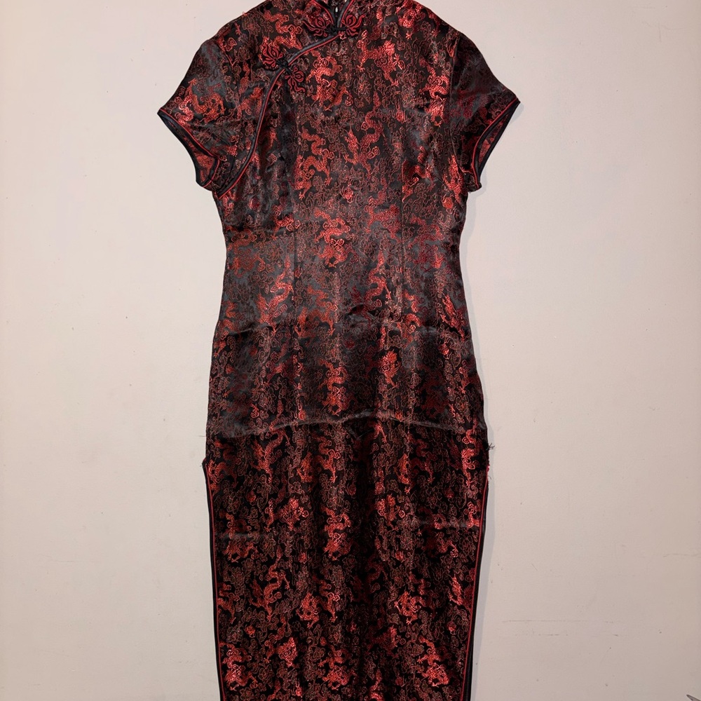 Elegant Traditional Chinese Red and Black Dress